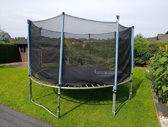 Daruji trampolínu 4m průměr