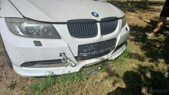 BMW e90 320i na díly