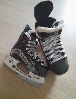 Hokejove brusle Bauer Vapor X500