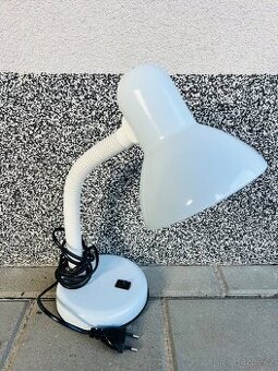 Kovová stolní lampička