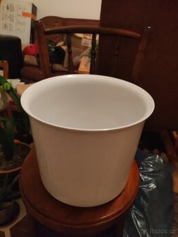 Velký bílý porcelán květináč