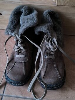 Dámské zimní kožené boty 38