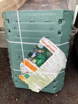 Plastový kompostér