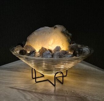 fontána ze záhnědové drtě a achátové drúzy