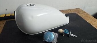Nádrž Suzuki GN 125, café racer