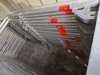 HLINÍKOVÉ  LEŠENÍ  LAYHER  BLITZ  73 - cca 100m2 prodám