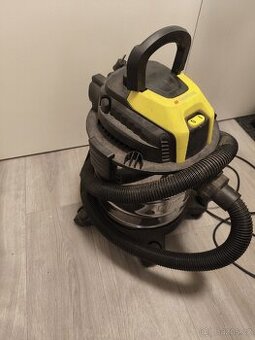 Průmyslový vysavač