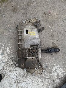 Skoda octavia II nápravnice ramena konzole hlinik