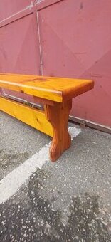 Masivní dřevěná lavice