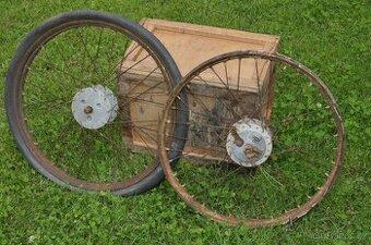 Přední a zadní kolo Stadion S11 S22 moped osy rozeta