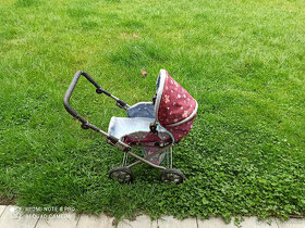 Kočárek pro panenky