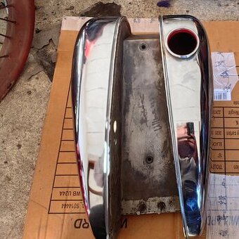 Jawa speciál nádrž