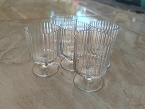 Panáky na nožičce