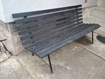 Zahradní lavička