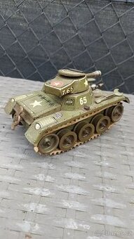 Starožitný tank hračka