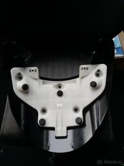 Suzuki Vzr 1800 kryt sedla