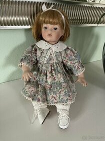 Porcelánová panenka