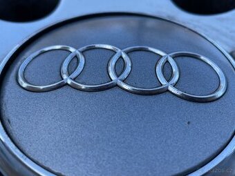 AUDI 18"
