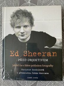 Nová kniha Ed Sheeran před objektivem