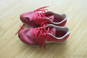Dámské/dívčí růžové tenisky Nike č.37.5