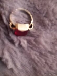Prodám krásný stříbrný starožitný prsten s rubínem