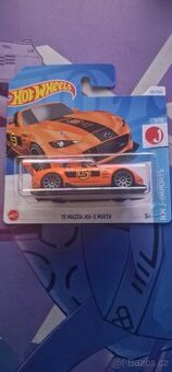 15 Mazda MX-5 Miata - Hotwheels