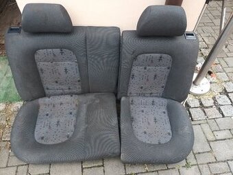 Sedačky zadní na Fabii 1
