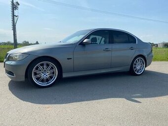 BMW E90 325i 2006