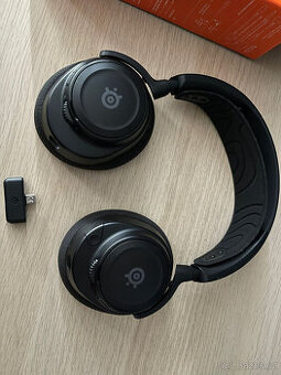Herní sluchátka SteelSeries Arctis Nova 7