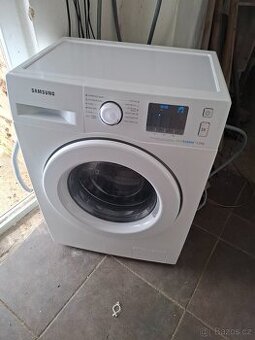 Samsung úzká 40cm A+++ na 6kg prádla stará 3 roky jako nová