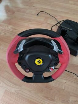Thrustmaster Ferrari 458 Spider volant na Xbox
