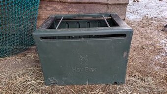 Plastovy box na seno