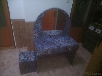 Prodám noční stolek - 1