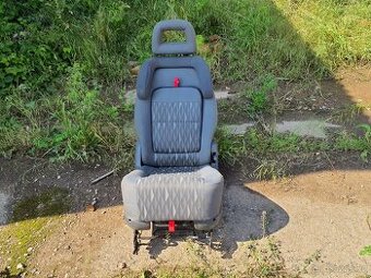 Dětská sedačka VW Sharan - integrovaná+ límec