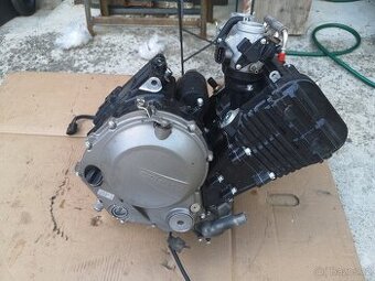 Cf MOTO 650, poškozený motor