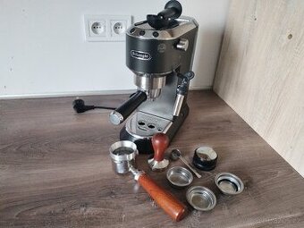Kávovar De'Longhi Dedica Style EC 685 BK