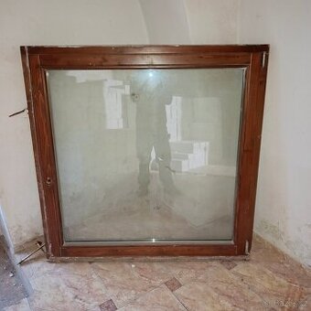 Okno dřevěné 1350x1350 mm