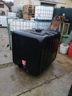 Vnitřek z ibc nádrže, bublina