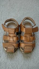Dětské sandály 24