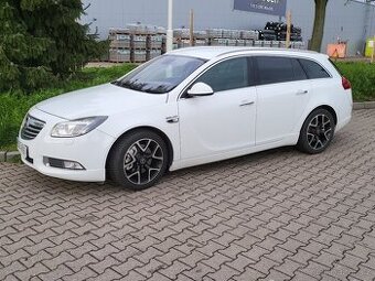 Prodám svou benzínovou Insu- OPC- v najetých 191.000t KM. Pr