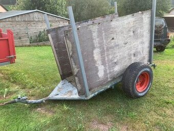 Vlek kára za traktor