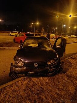 Vw Golf 4 na nahradni díly spěchá