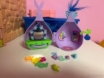 Trollové Poppy domeček