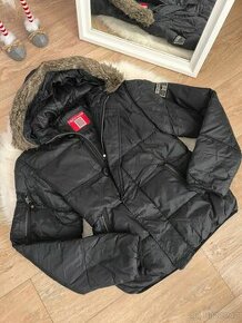 Černá zimní bunda