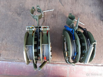 Ocelová lanka s kladkou k napnutí antény