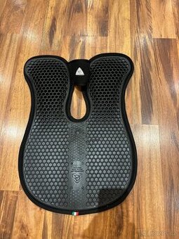 Gelovka Acavallo vpředu vyvýšená