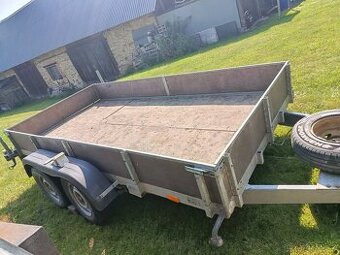 Brzděný dvouosý přívěs