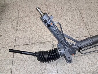 Servo řízení Nissan NV400