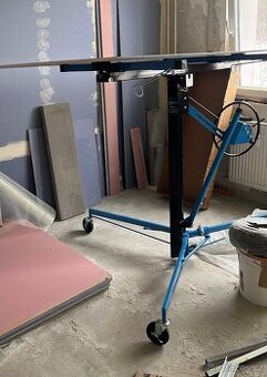 Zvedák Gude 335. Zvedák na sádrokarton