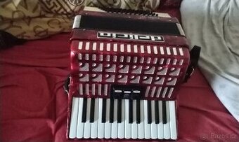 Prodám akordeon delicie junior 24   60 basů